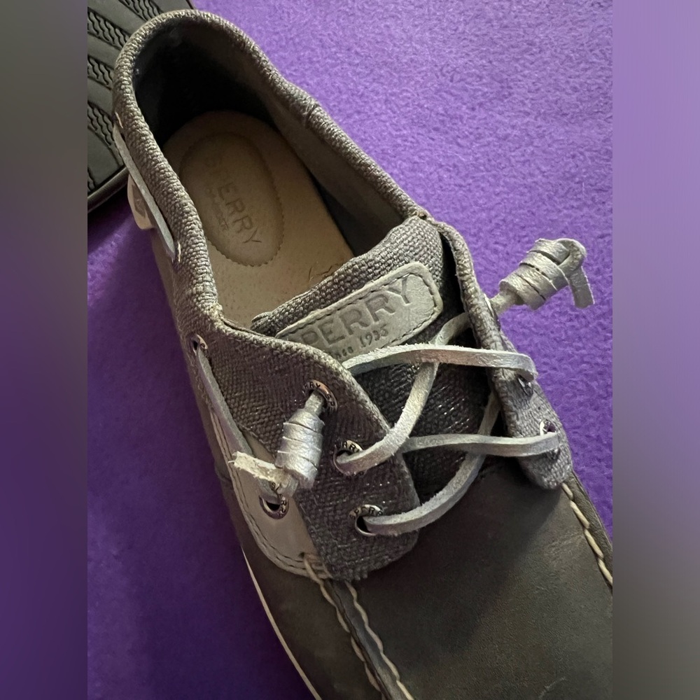 Sperry boat shoes. 8.5. Never worn. - Picture 5 of 5